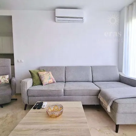 Apartment 3 Minutes From The Beach, And Bright A219 Fuengirola