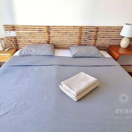 Apartment 3 Minutes From The Beach, And Bright A219