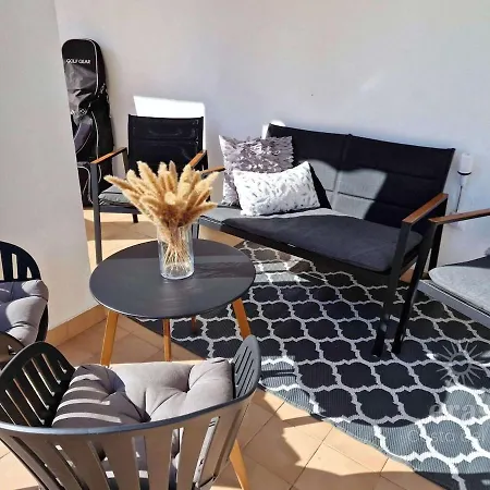 Apartment 3 Minutes From The Beach, And Bright A219 *